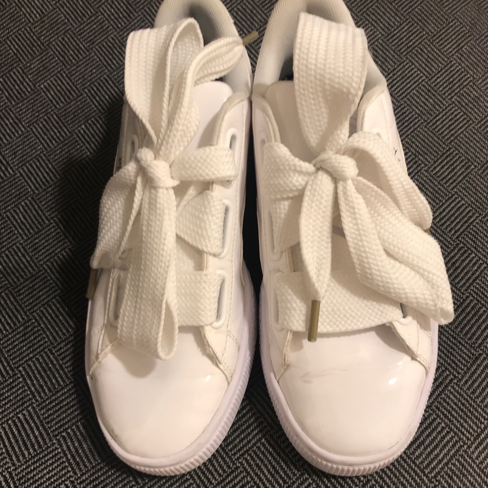 Puma sneakers in white patent leather sz 8